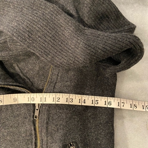 Paraphrase Size M Gray 100% Wool Asymmetrical Full Zip Bomber Sweater Jacket - Picture 14 of 14
